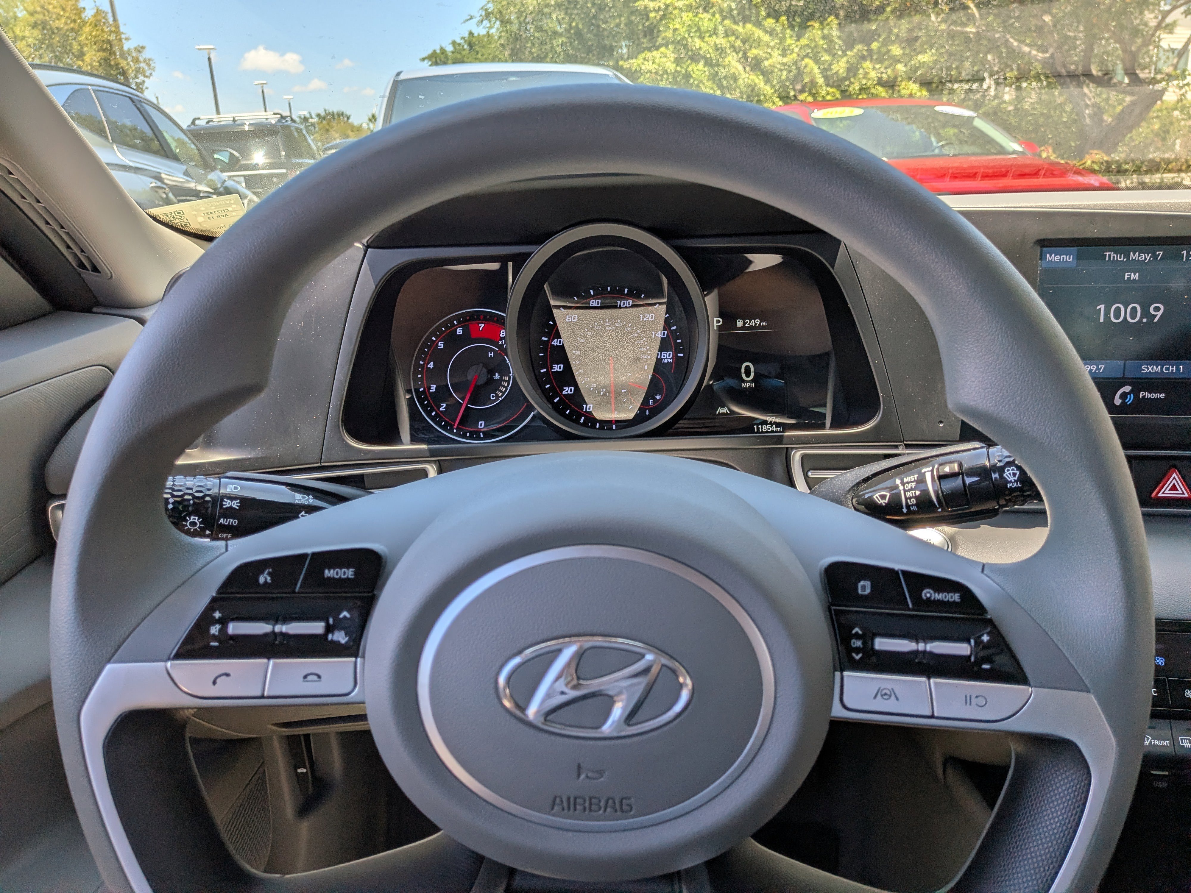 Used 2023 Hyundai Elantra SEL FWD image 25