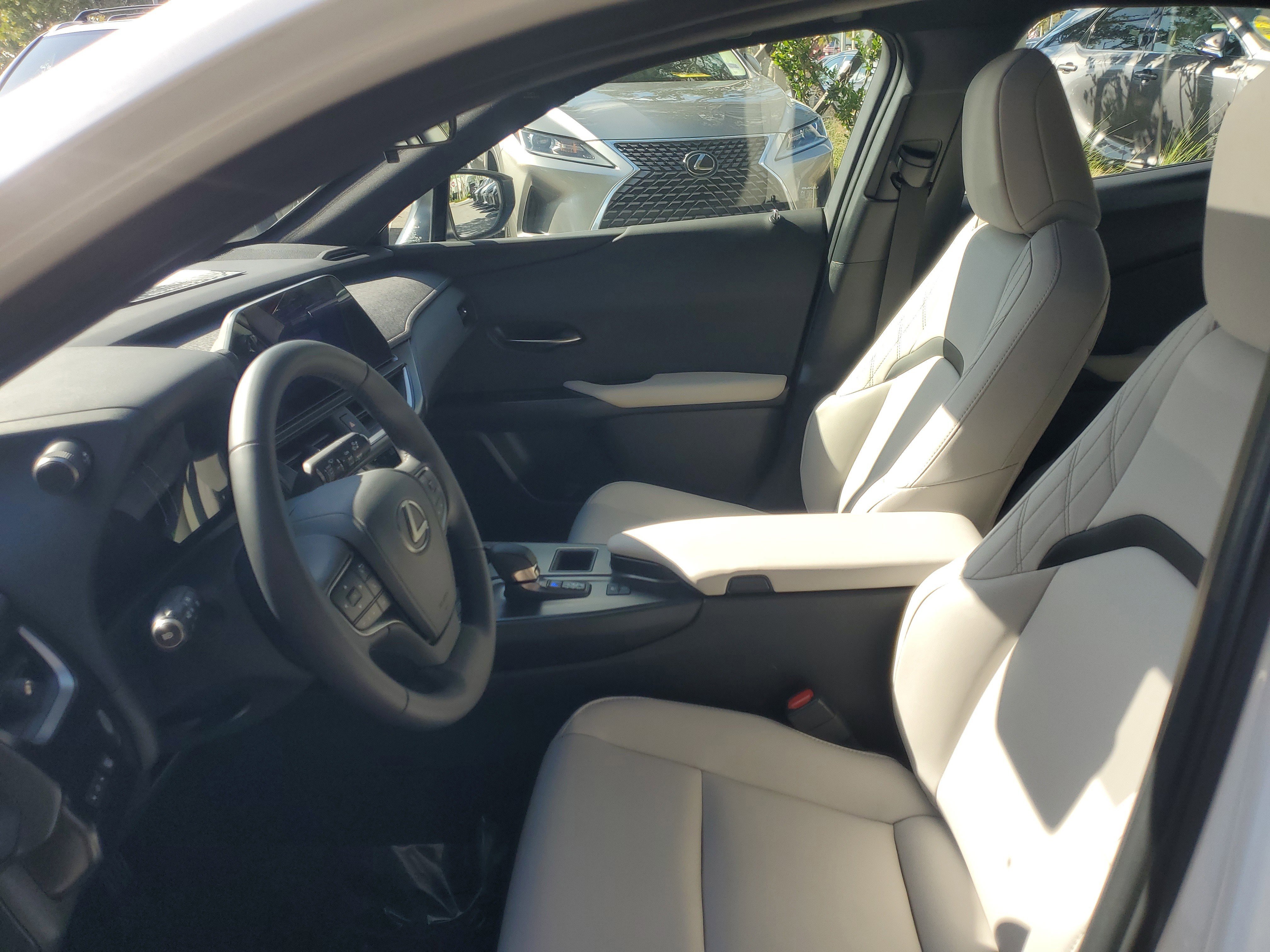 Used 2025 Lexus UX 300h FWD w/ Accessory Package (Z2) image 14