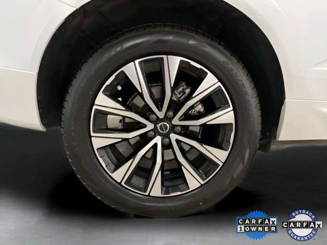 Used 2025 Volvo XC60 B5 Plus image 31