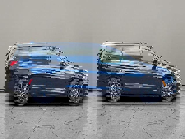 New 2026 Chrysler Pacifica Select w/ S Appearance Package AWD/4WD image 13