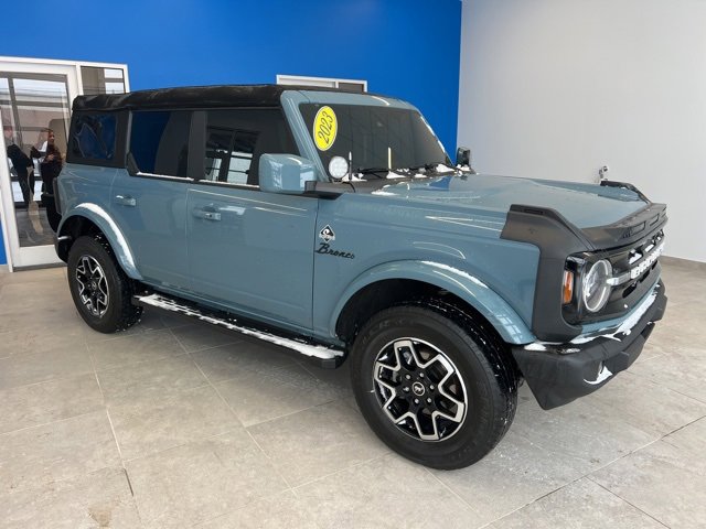 Used 2023 Ford Bronco Outer Banks image 3
