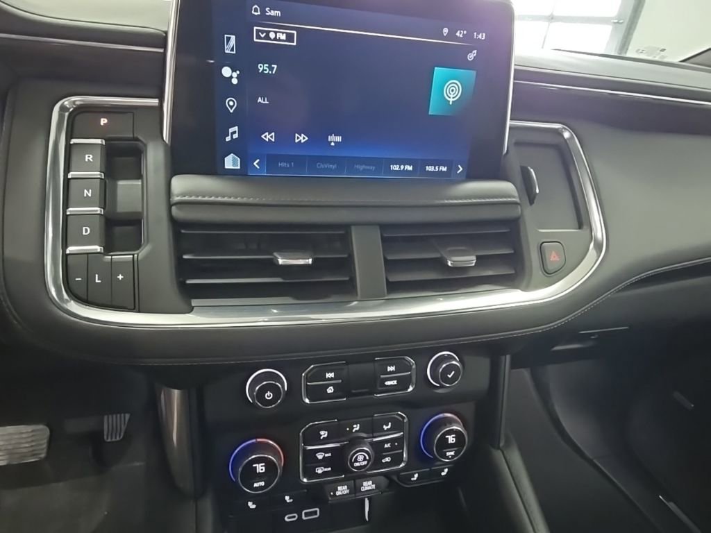 Used 2022 Chevrolet Tahoe Z71 w/ Luxury Package image 16