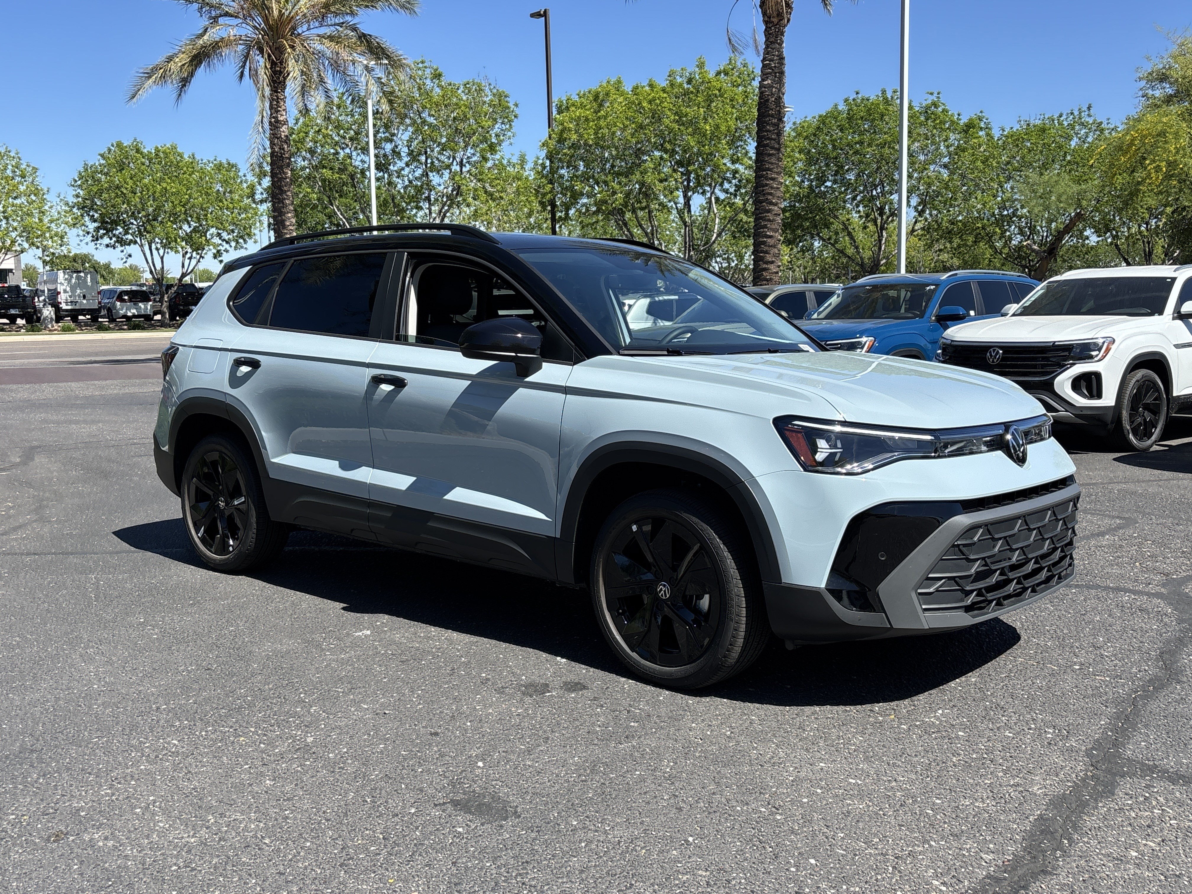 New 2026 Volkswagen Taos SE FWD image 5