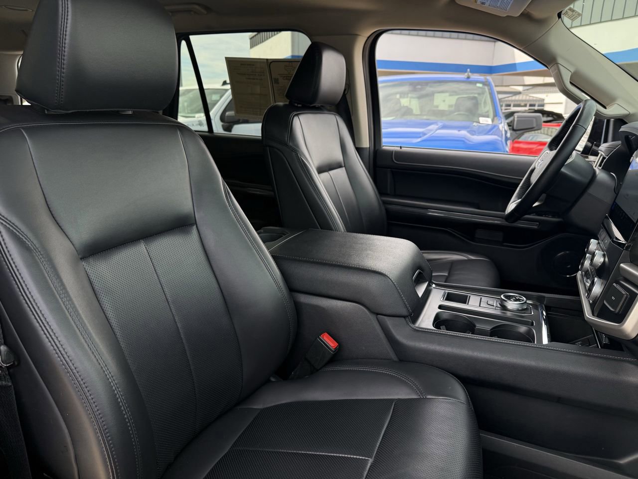 Used 2024 Ford Expedition XLT image 21