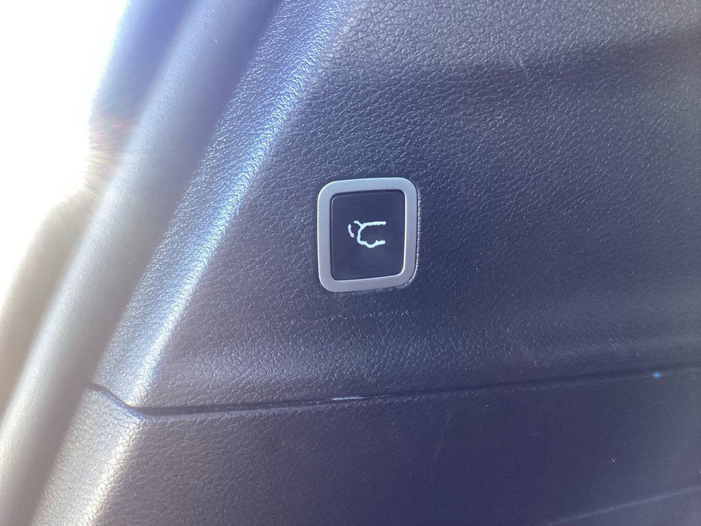 Used 2019 Chrysler Pacifica Touring-L w/ S Appearance Package FWD image 10
