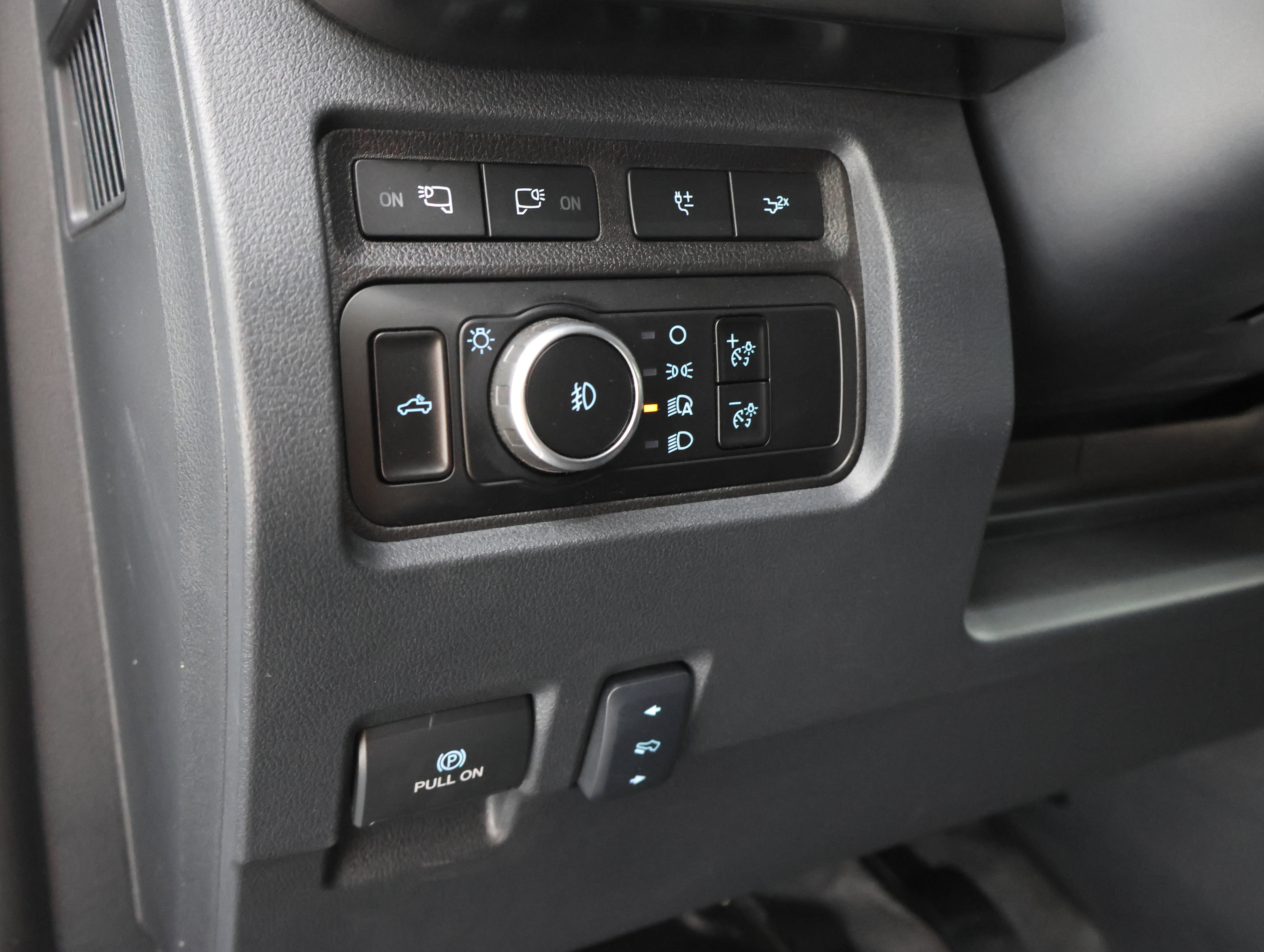 Used 2024 Ford F350 Lariat w/ Sport Appearance Package AWD/4WD image 47