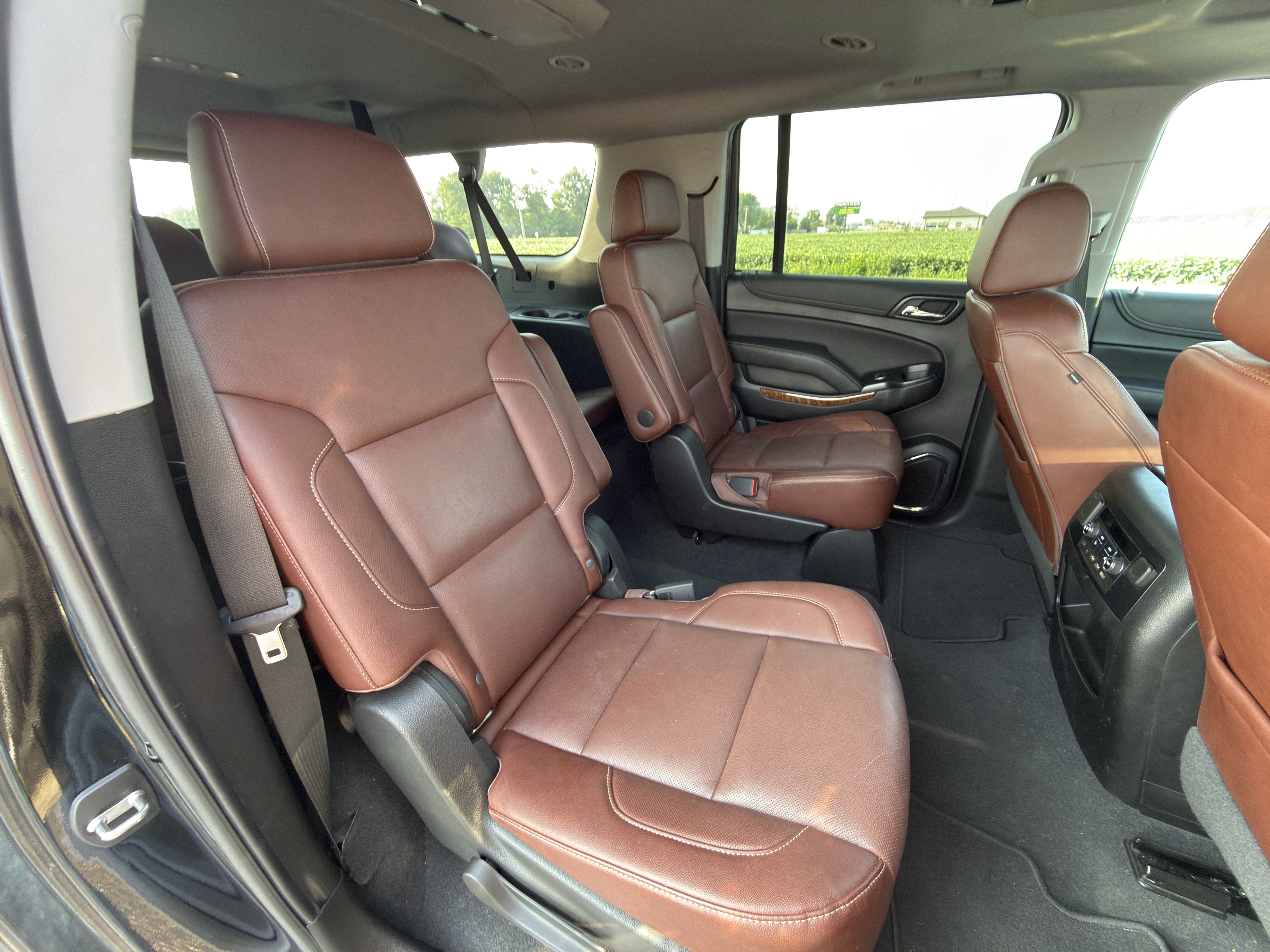 Used 2019 Chevrolet Suburban Premier w/ Premier Plus Edition AWD/4WD image 13