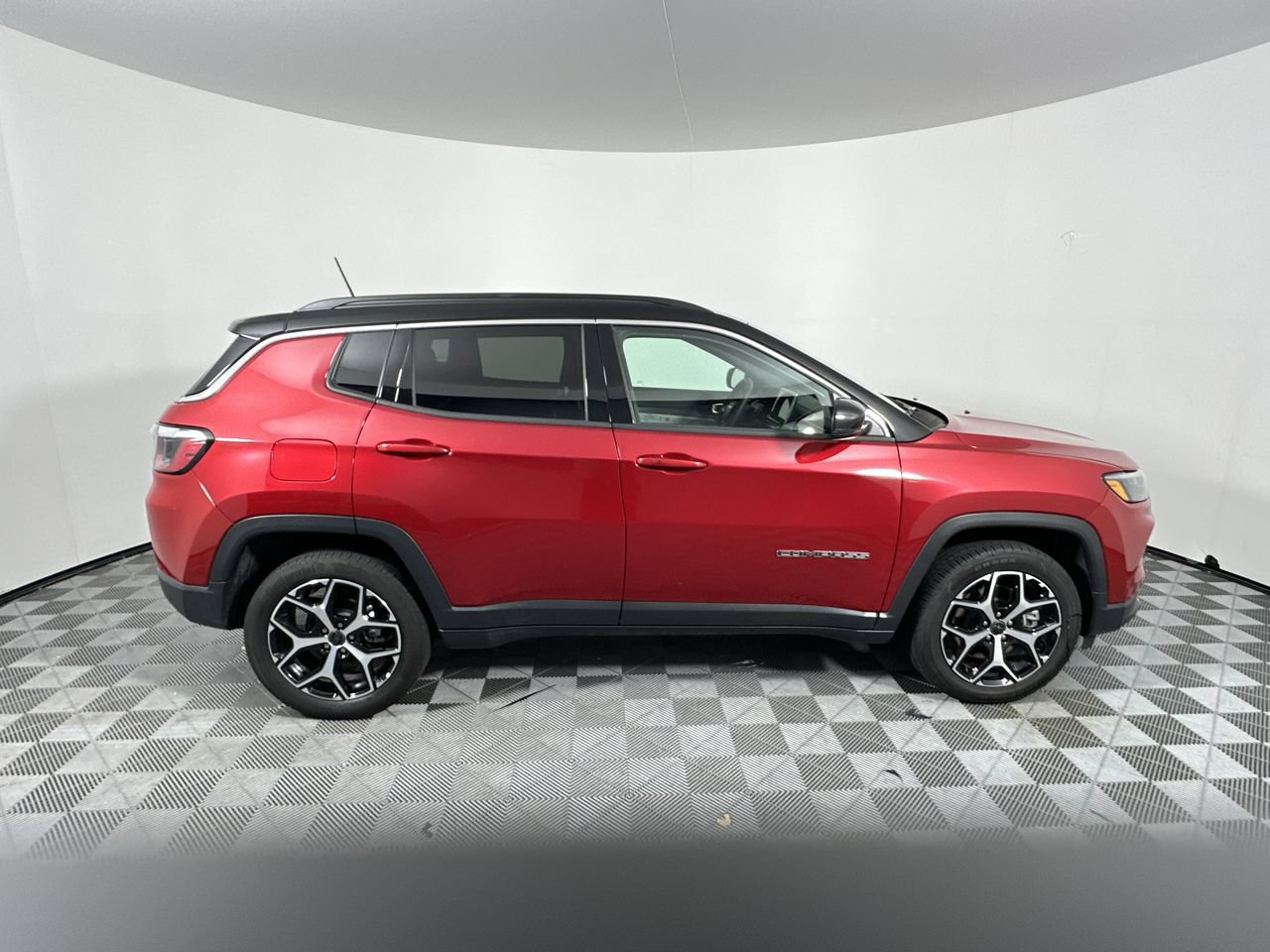 Used 2025 Jeep Compass Limited AWD/4WD image 19