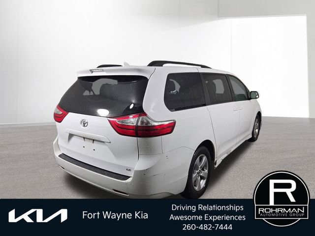 Used 2018 Toyota Sienna LE image 6