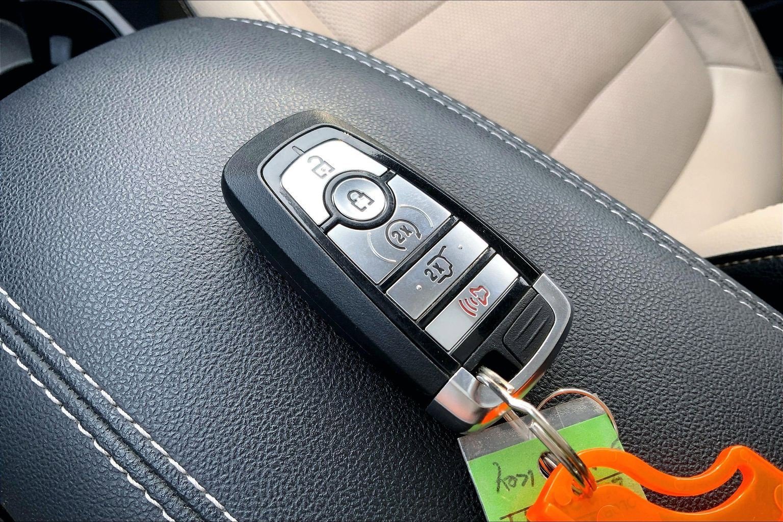 Used 2020 Ford Escape Titanium image 12