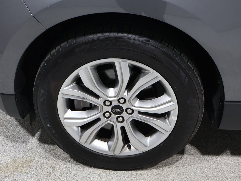 Used 2024 Ford Edge Titanium image 10