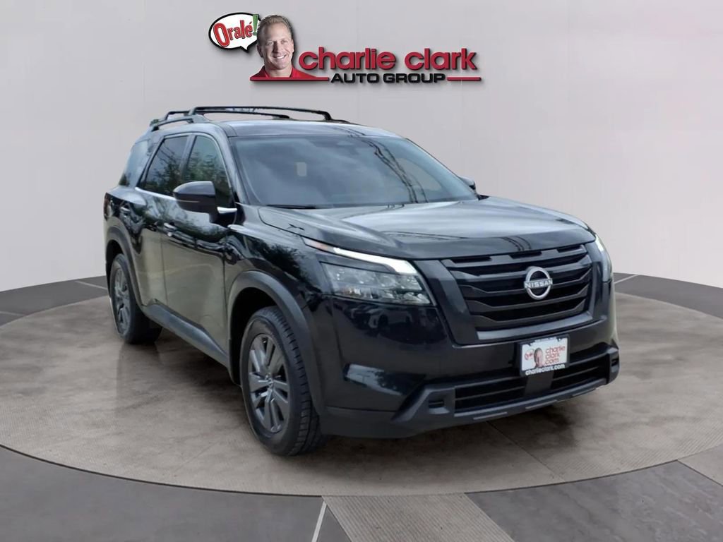 Used 2023 Nissan Pathfinder SV w/ Black Appearance Package image 7