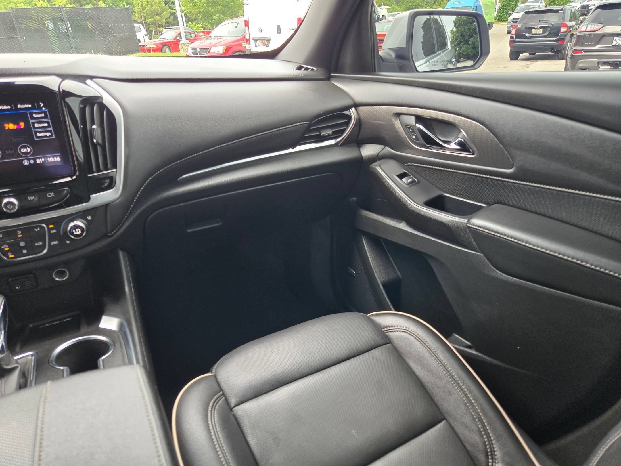 Used 2022 Chevrolet Traverse Premier AWD/4WD image 11