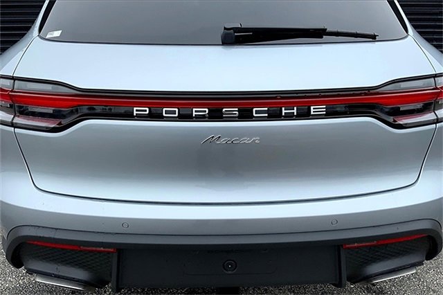 New 2025 Porsche Macan image 38