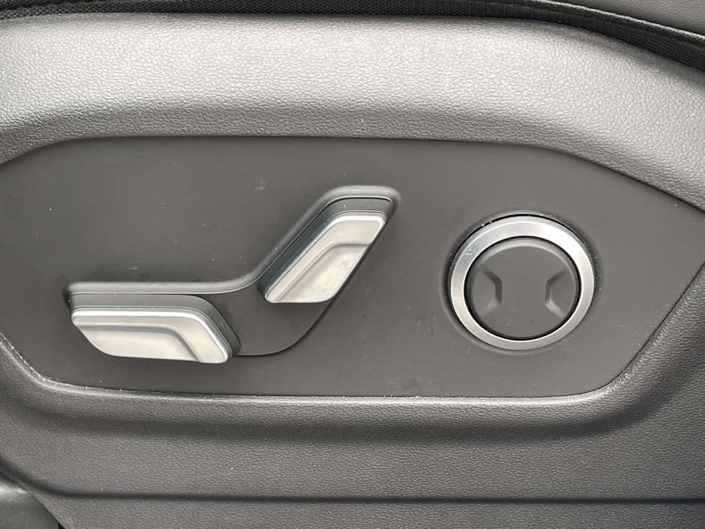 Certified 2025 Hyundai Santa Fe SEL AWD/4WD image 7