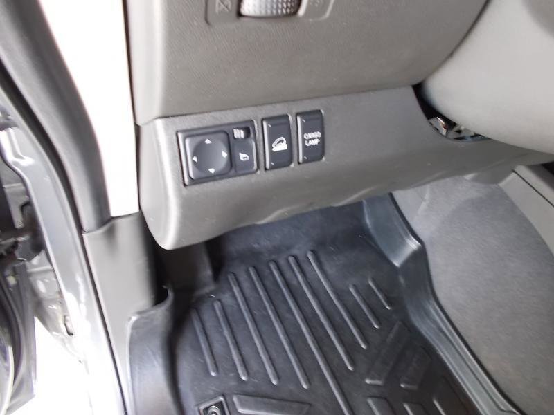 Used 2020 Nissan Frontier PRO-4X w/ Pro-4x Utility Package image 33