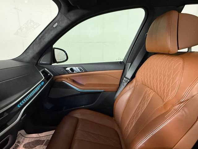 Used 2025 BMW X7 xDrive40i w/ M Sport Package AWD/4WD image 22