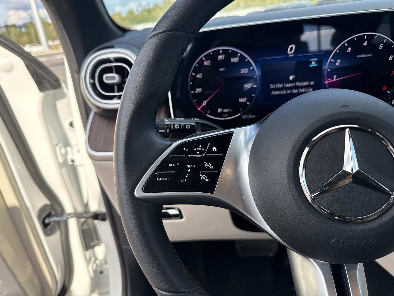 Used 2025 Mercedes-Benz GLC 300 image 31