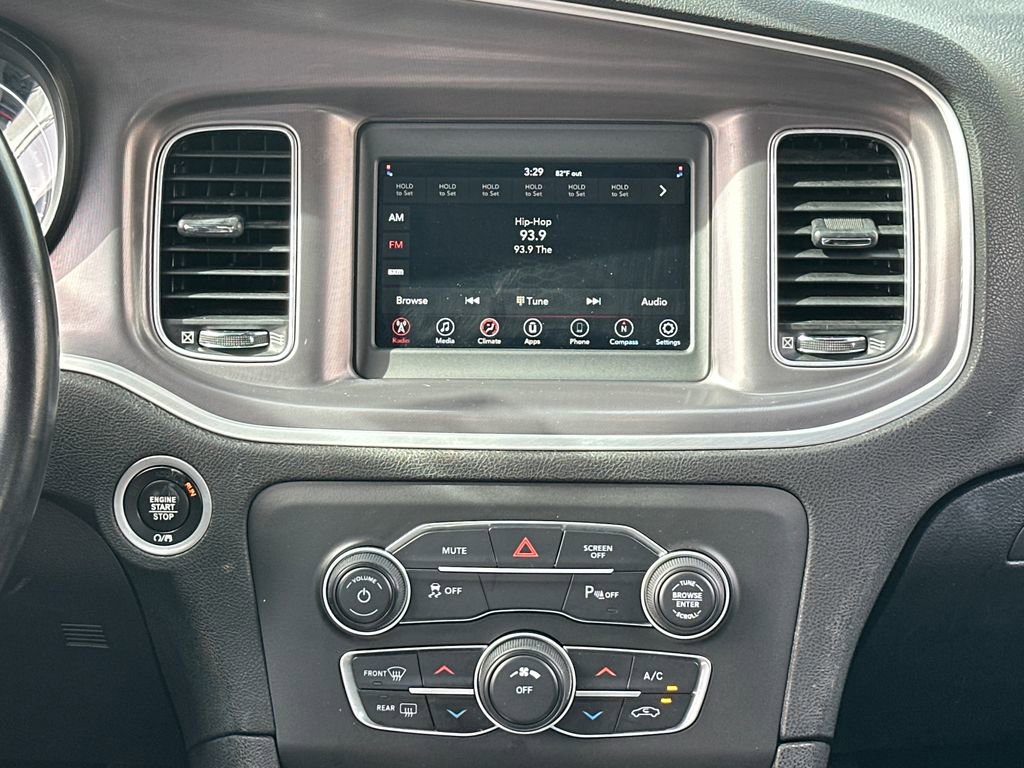 Used 2022 Dodge Charger SXT RWD image 16