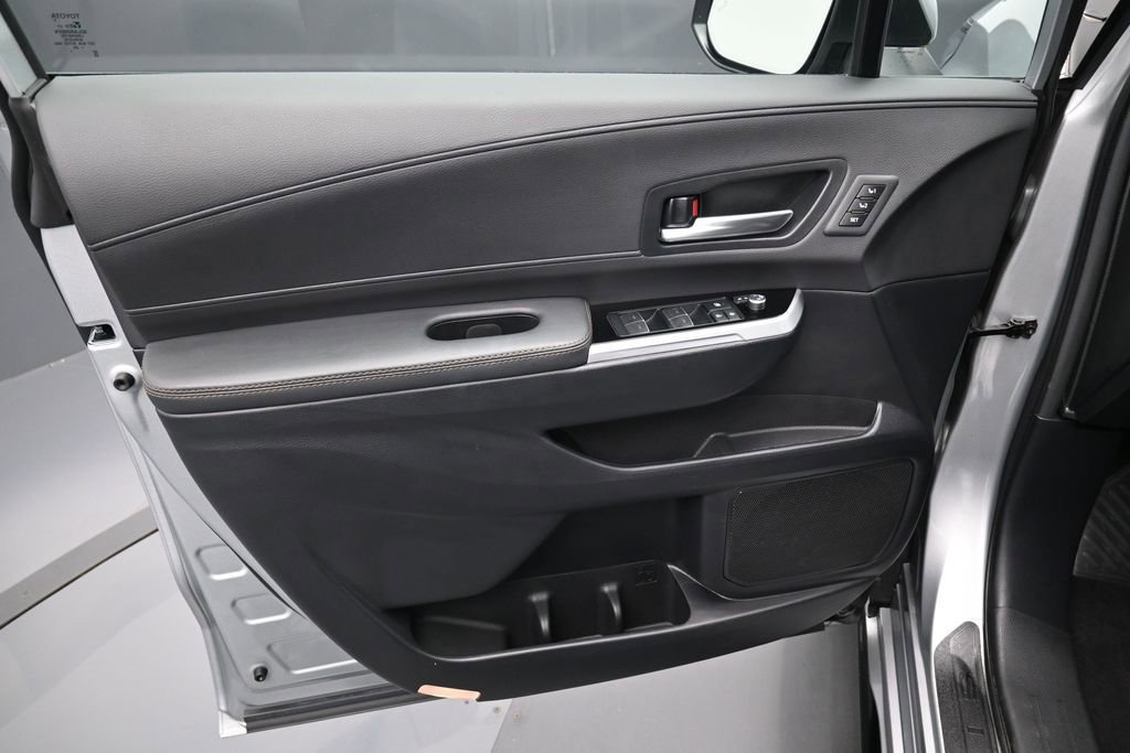 Used 2025 Toyota Sienna Limited AWD/4WD image 13