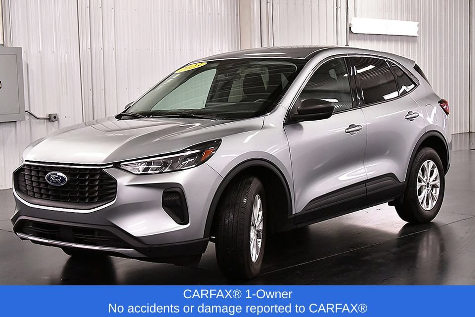 Used 2023 Ford Escape Active w/ Tech Pack #1 AWD/4WD image 3