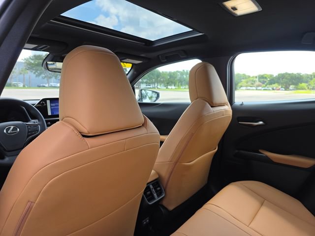 Used 2025 Lexus UX 300h FWD w/ Accessory Package (Z1) image 19