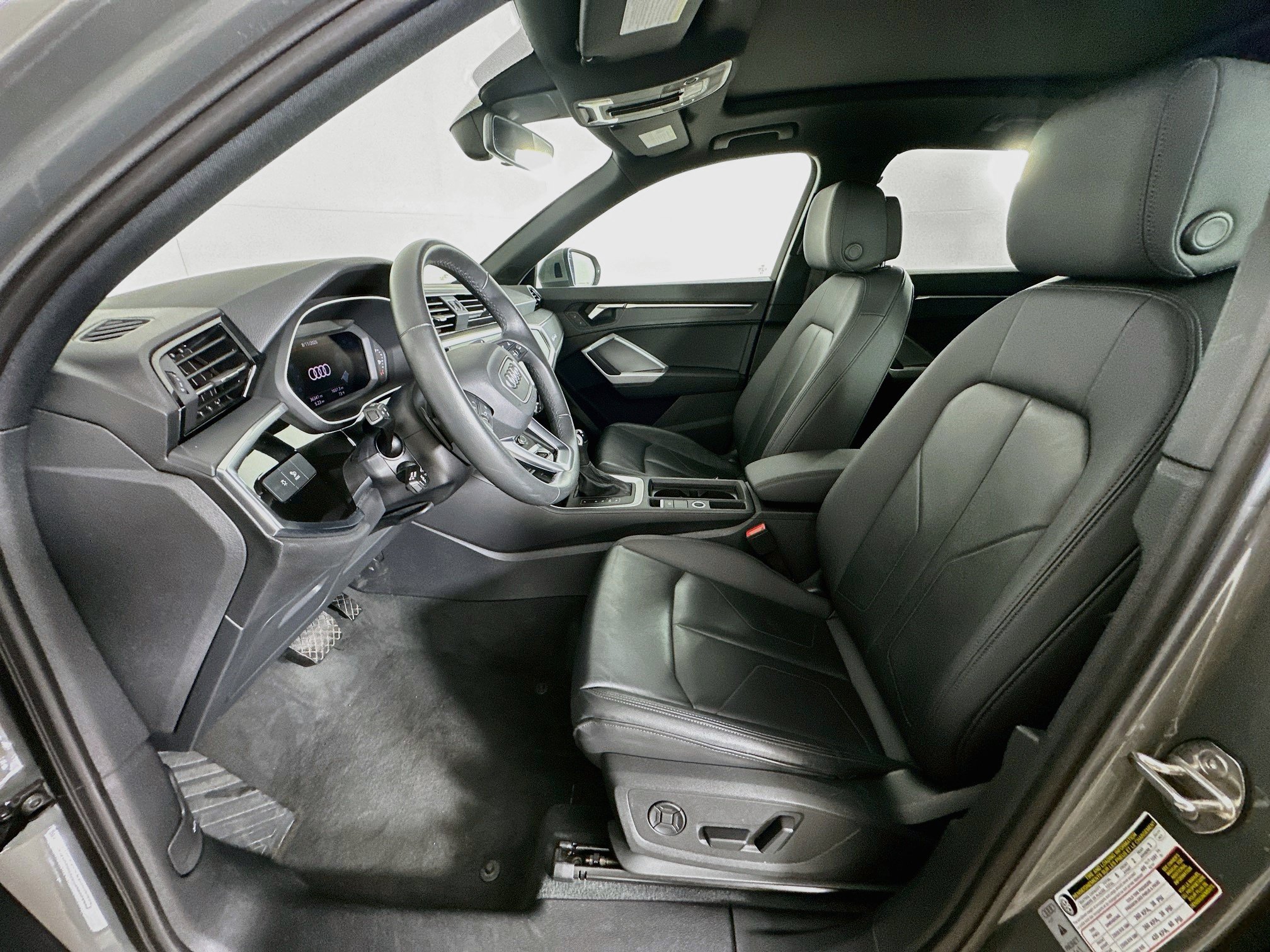Used 2025 Audi Q3 2.0T Premium AWD/4WD image 13