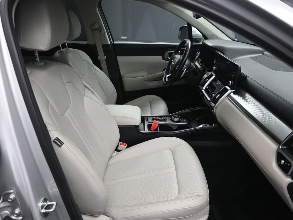 Certified 2024 Kia Sorento EX image 40