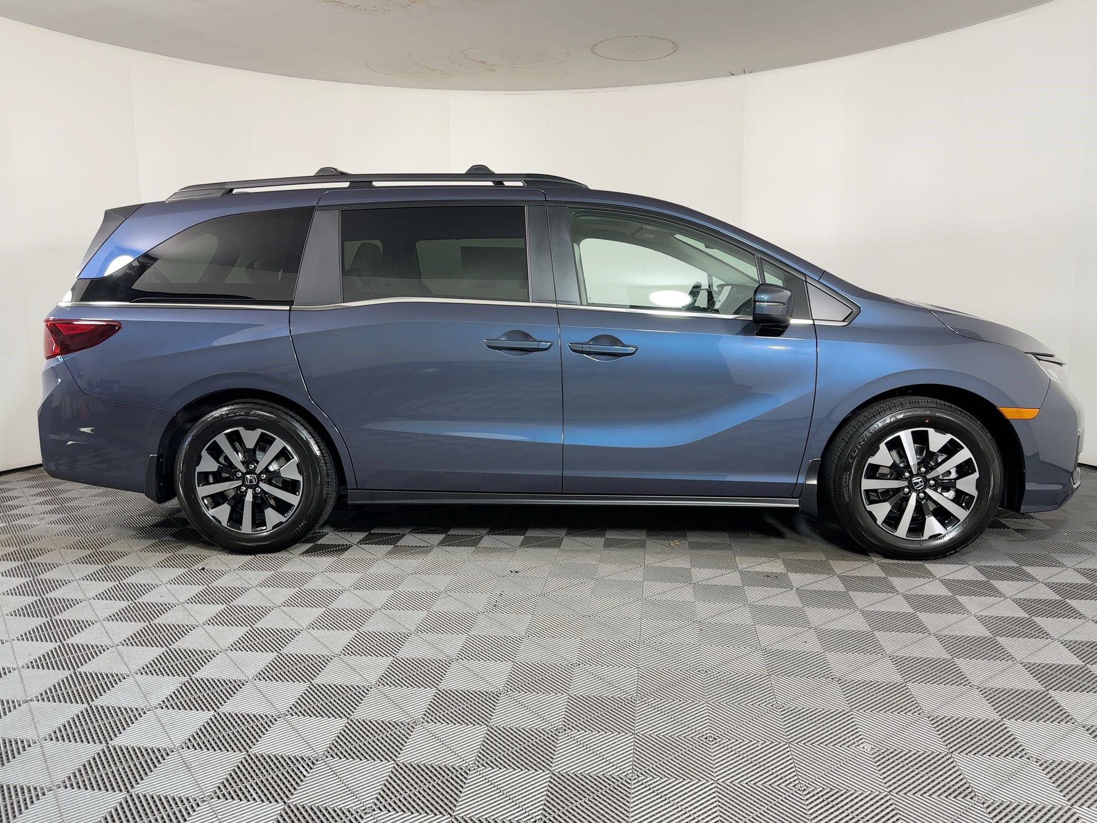 New 2026 Honda Odyssey EX-L image 7