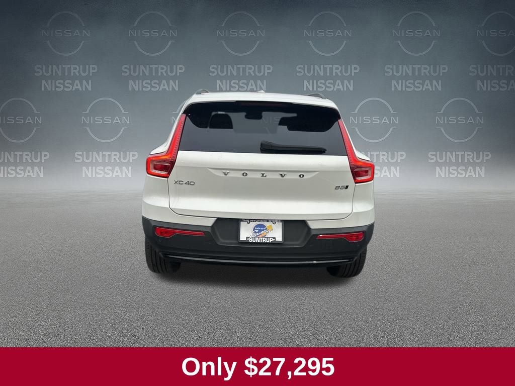 Used 2023 Volvo XC40 B5 Plus w/ Protection Package Premier image 4