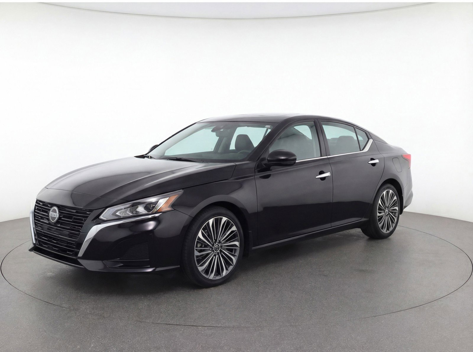 Used 2024 Nissan Altima 2.5 SL image 3