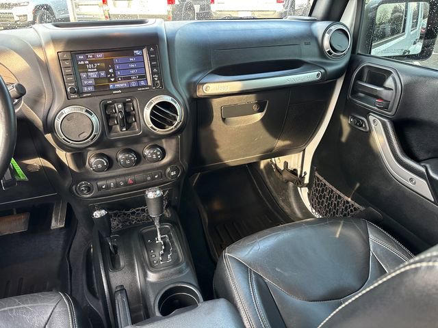 Used 2018 Jeep Wrangler Unlimited Sahara w/ Connectivity Group image 12