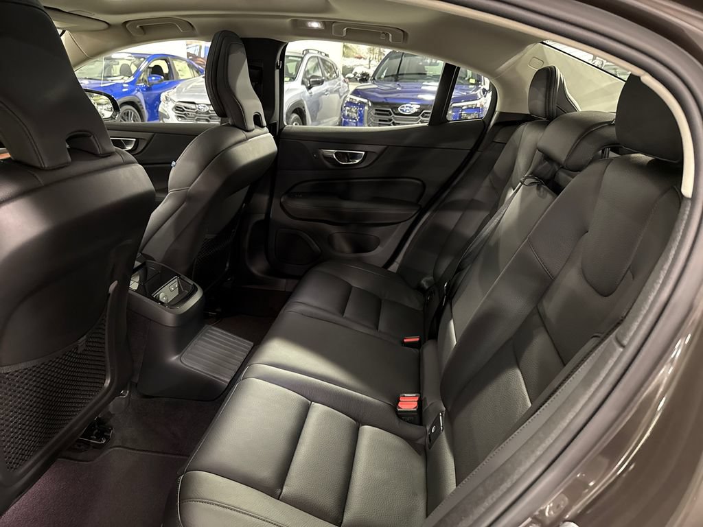 Certified 2025 Volvo S60 T8 Plus AWD/4WD image 22