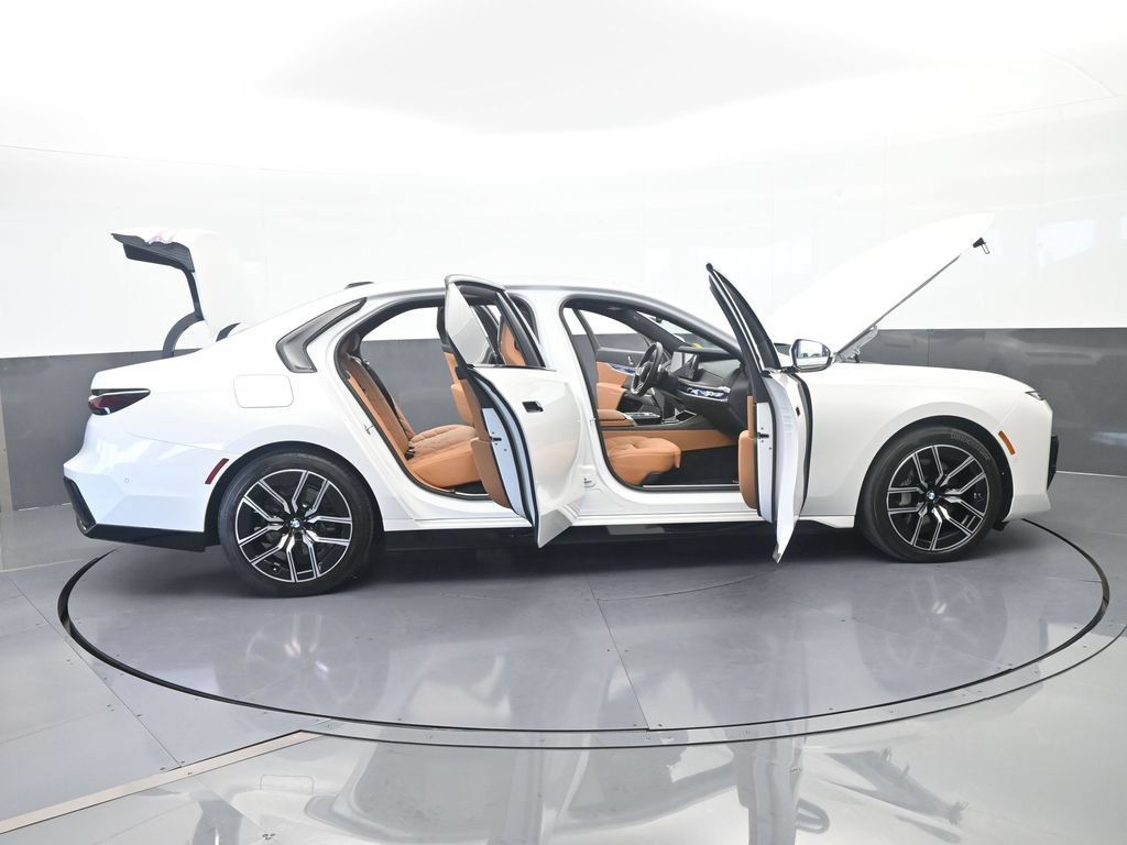 Used 2025 BMW 740i xDrive AWD/4WD image 85