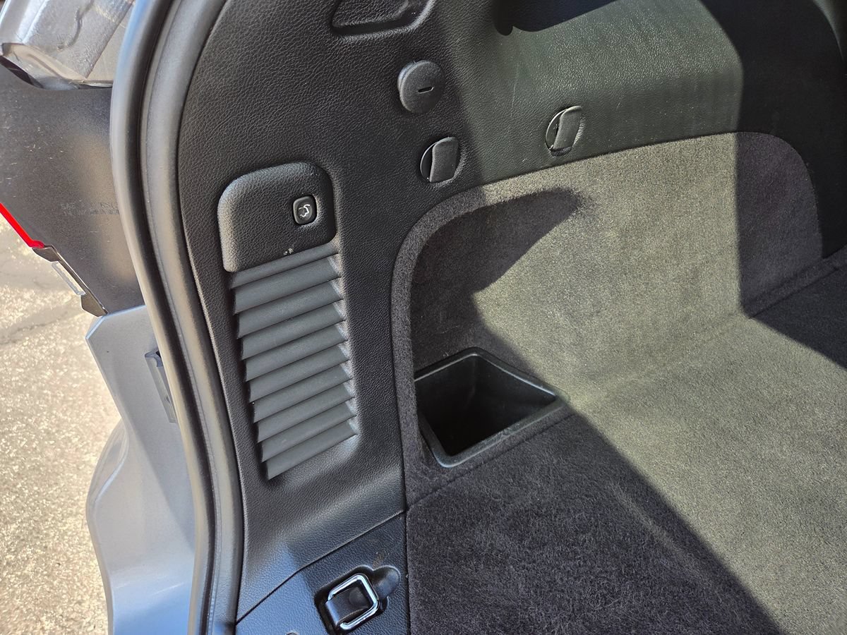 Used 2018 Jeep Grand Cherokee Altitude RWD image 15