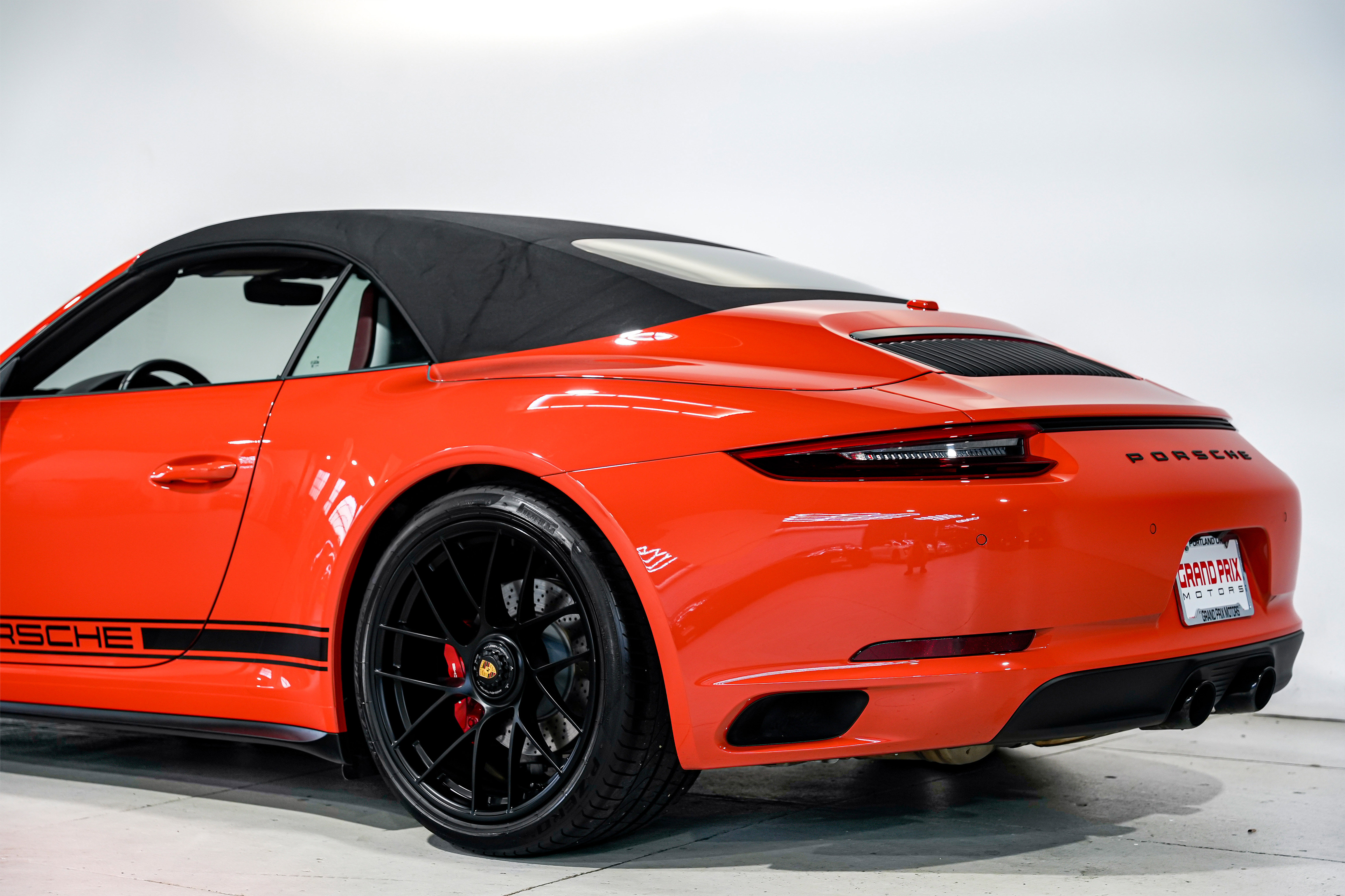 Used 2018 Porsche 911 Carrera GTS image 38