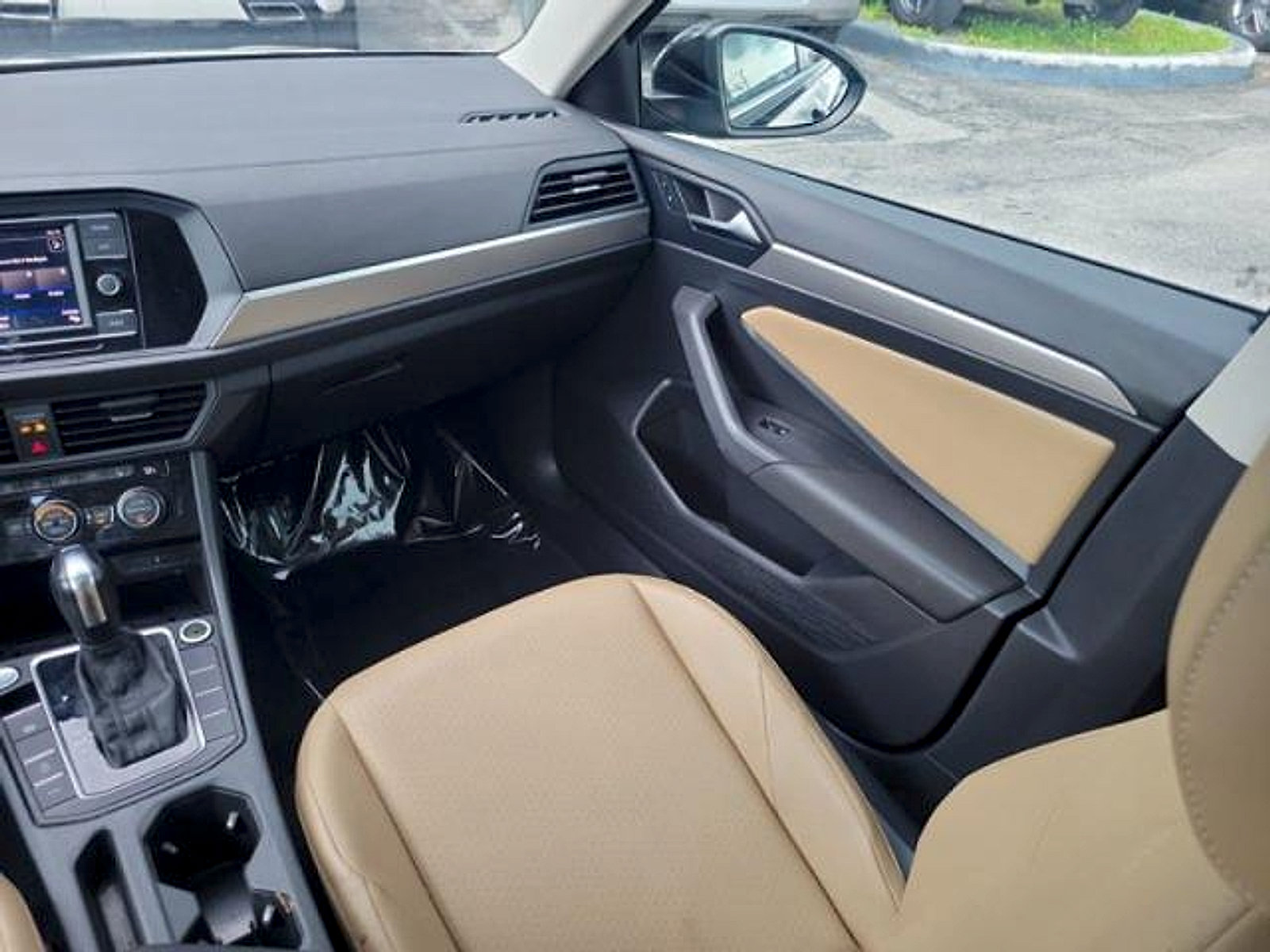 Used 2020 Volkswagen Jetta SE w/ SE Cold Weather Package FWD image 13
