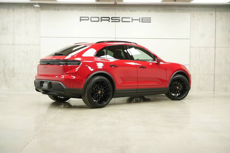 New 2026 Porsche Macan 4 Electric AWD/4WD image 7