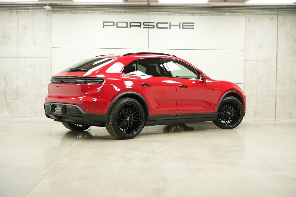 New 2026 Porsche Macan 4 Electric AWD/4WD image 7