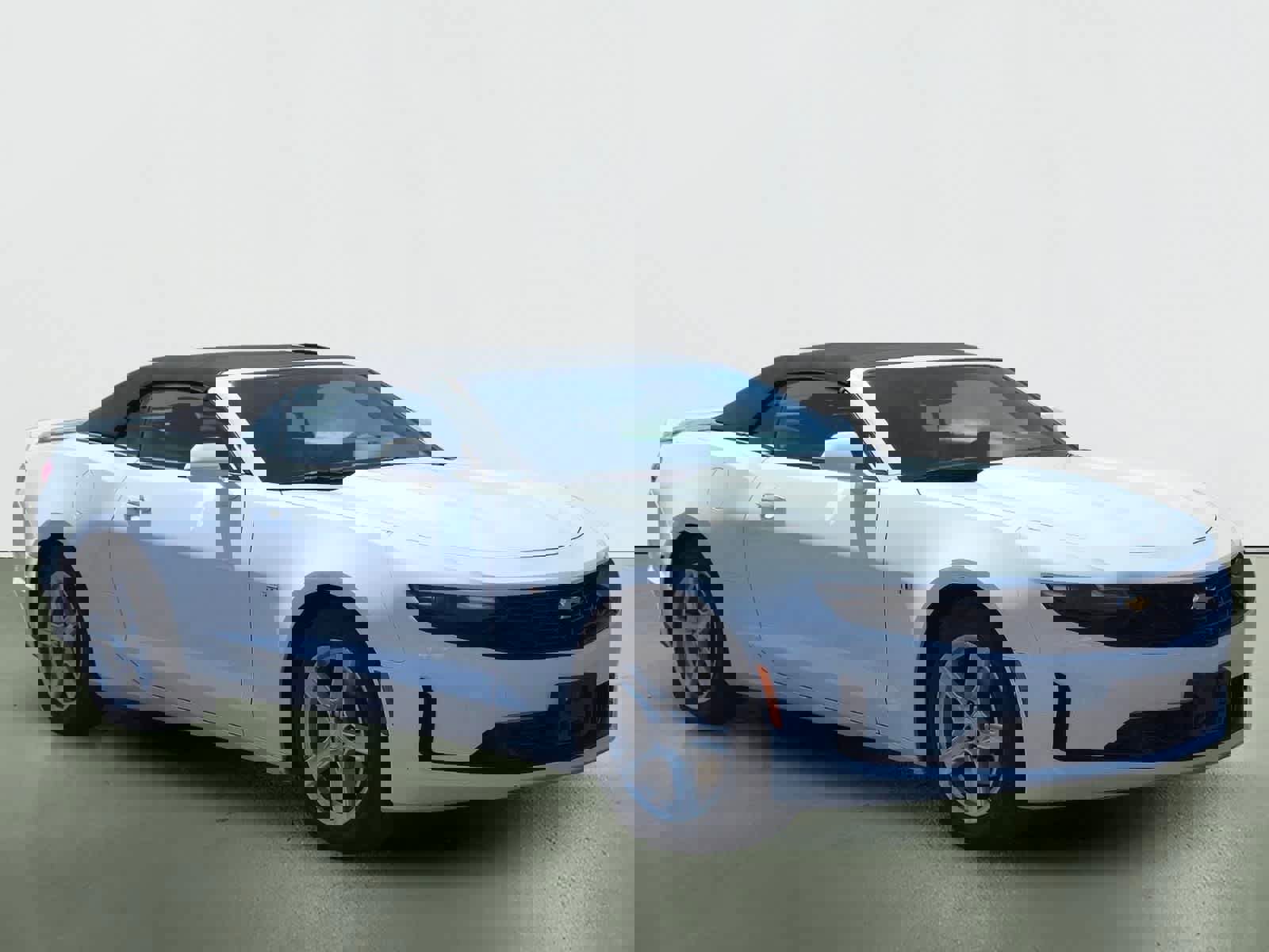 Used 2023 Chevrolet Camaro LT RWD image 9