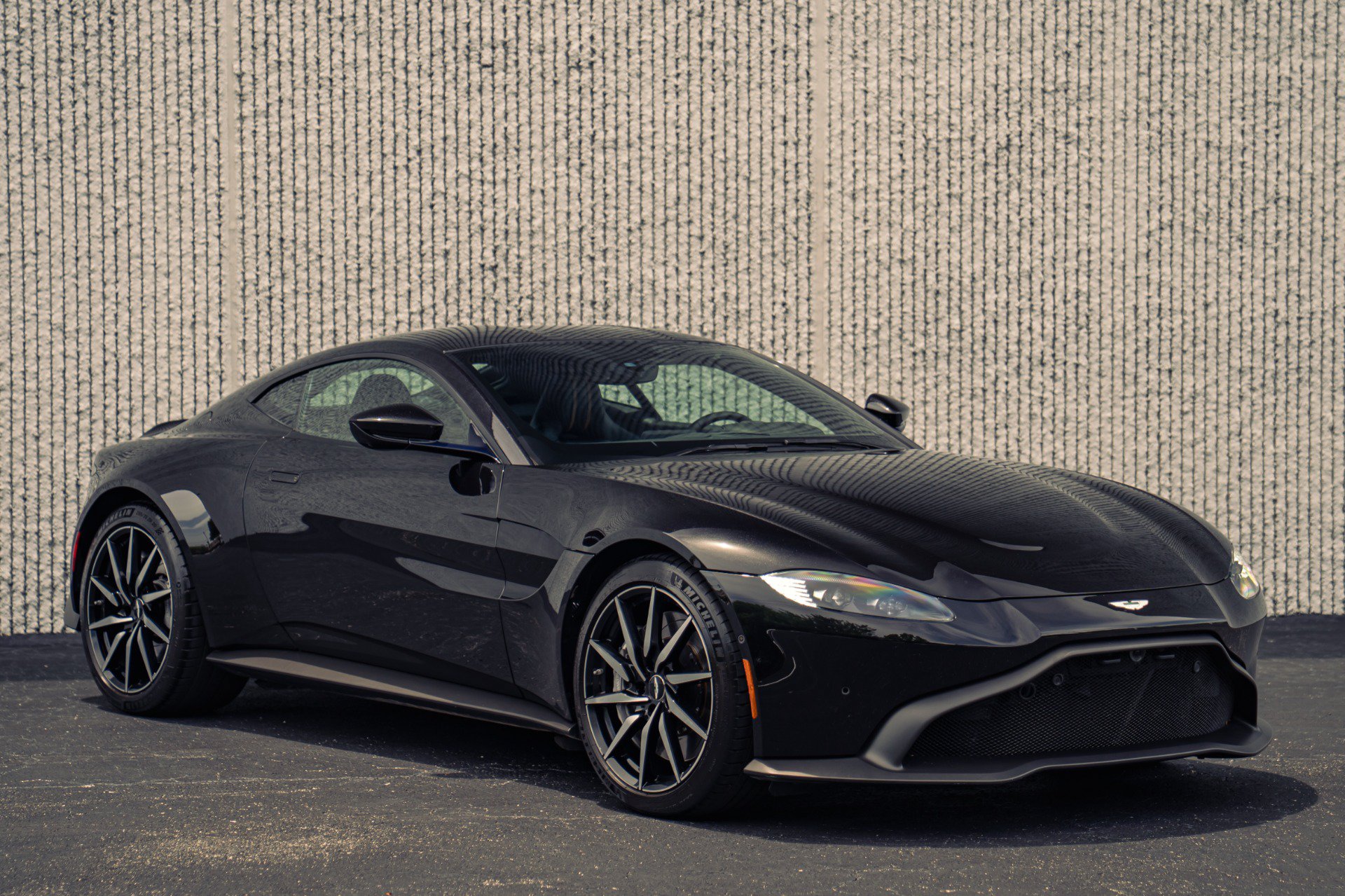 Used 2020 Aston Martin V8 Vantage Coupe RWD image 6
