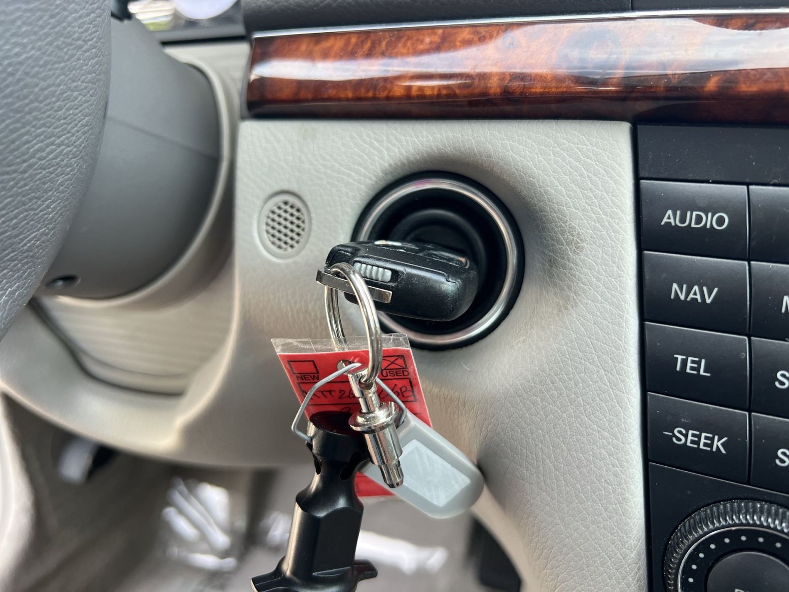 Used 2005 Mercedes-Benz E 320 4MATIC Sedan image 31
