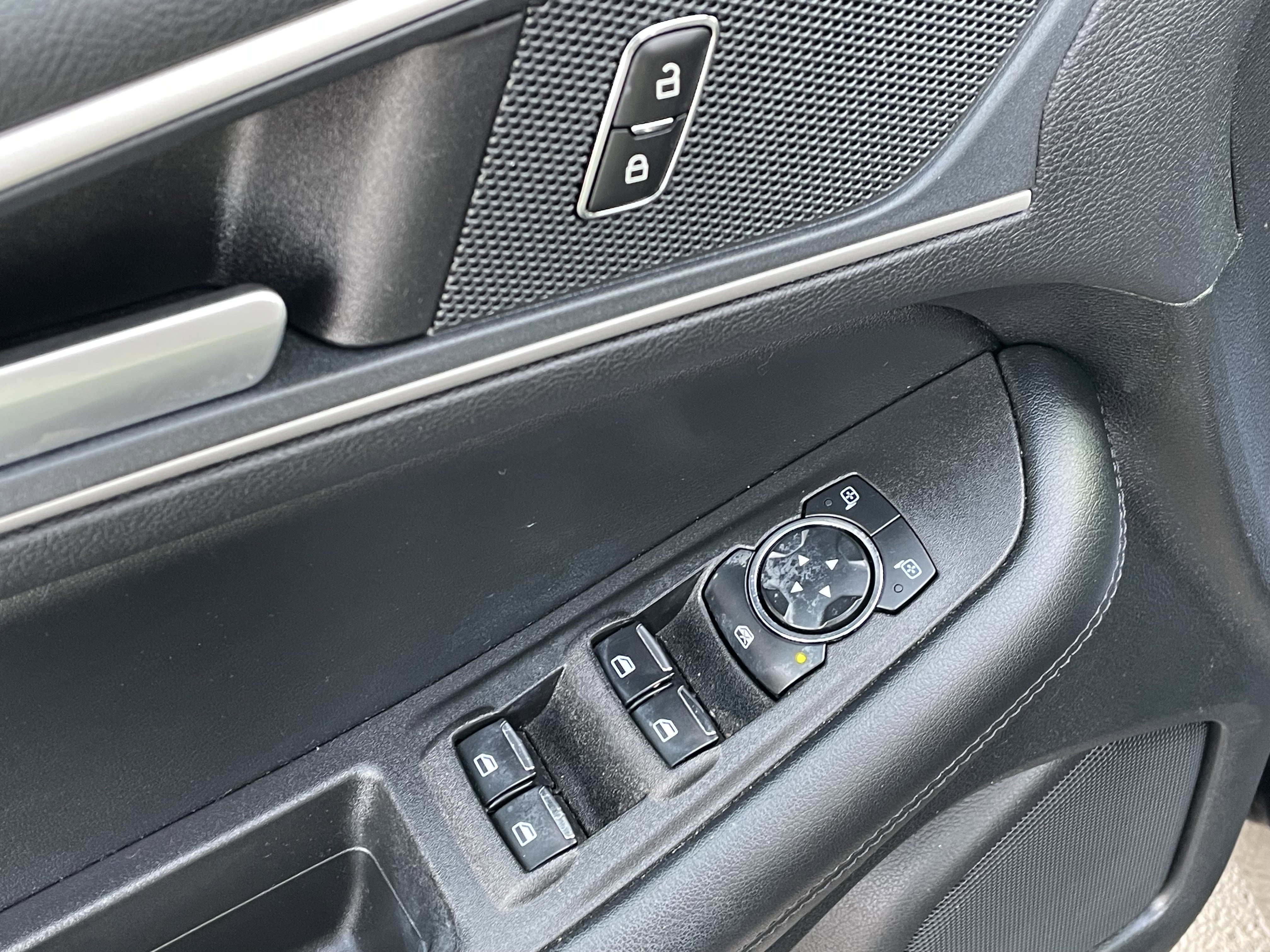 Used 2024 Ford Edge SEL w/ Convenience Package image 14