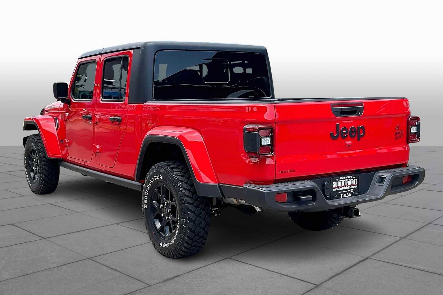 New 2025 Jeep Gladiator Willys image 12