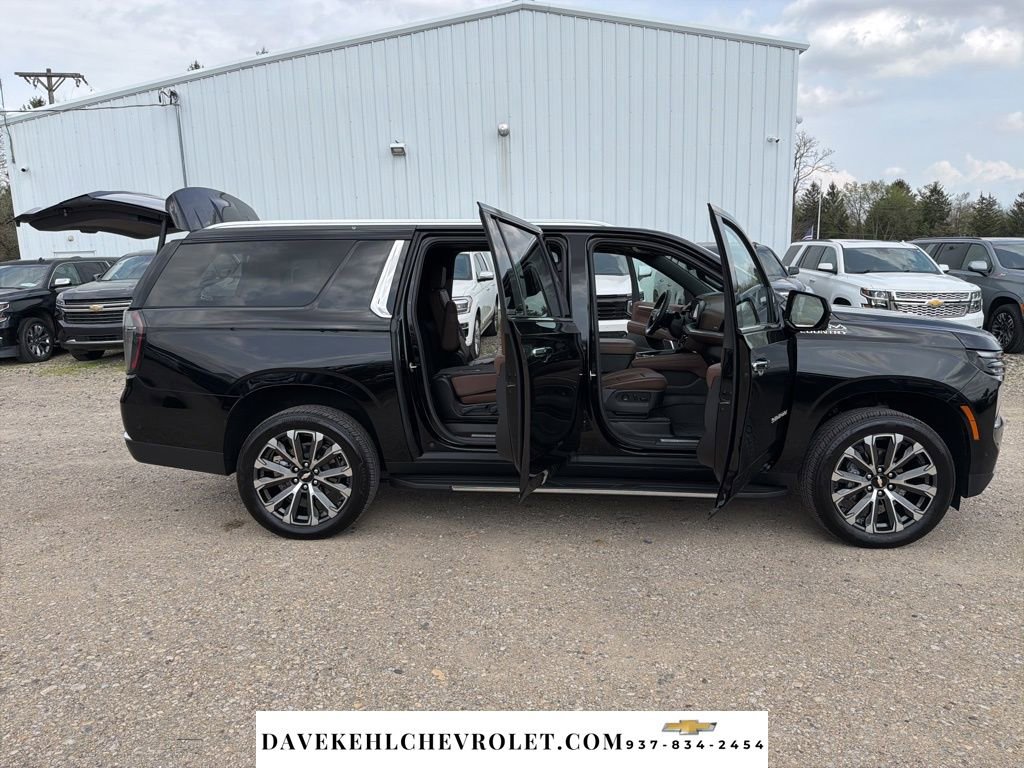 Used 2025 Chevrolet Suburban High Country w/ Sun And Tow Package AWD/4WD image 37