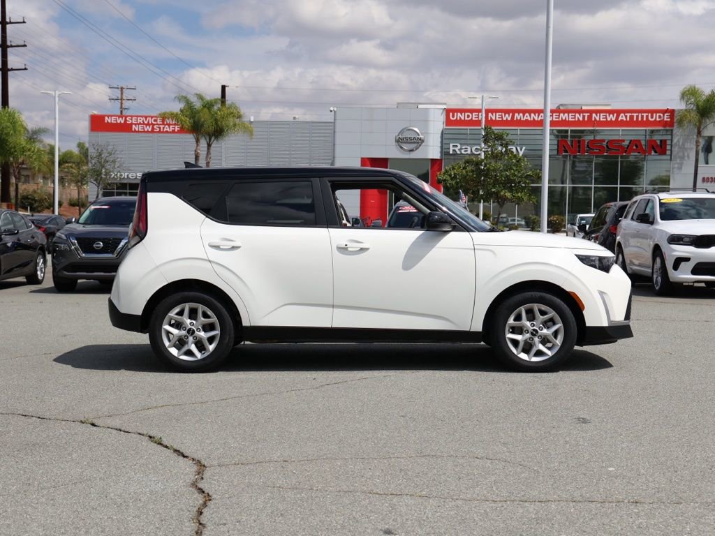 Used 2023 Kia Soul S image 3