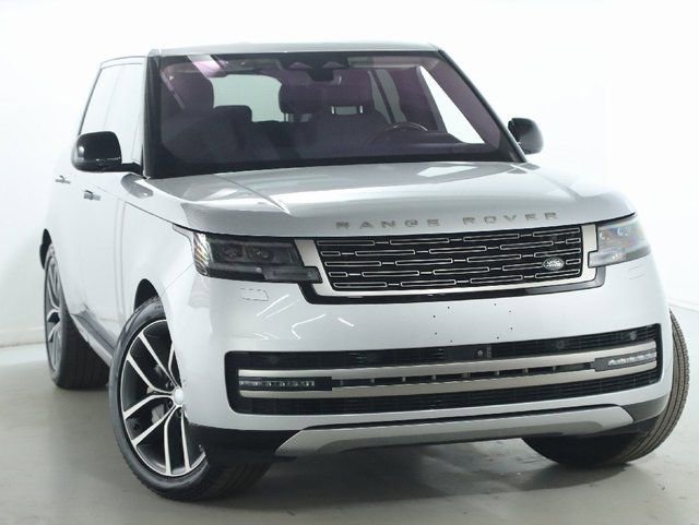 Used 2023 Land Rover Range Rover SE image 2