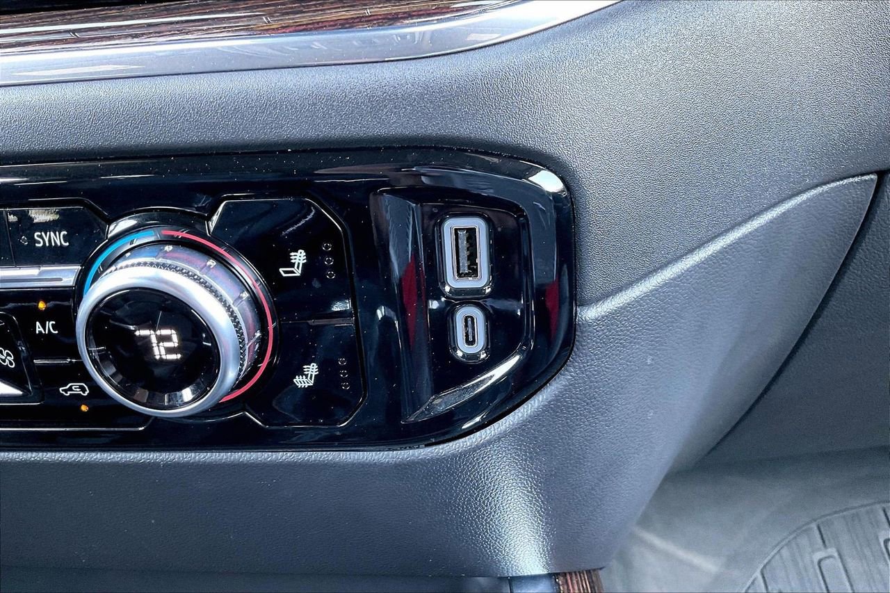 Used 2024 GMC Sierra 1500 Elevation w/ Elevation Premium Package image 18