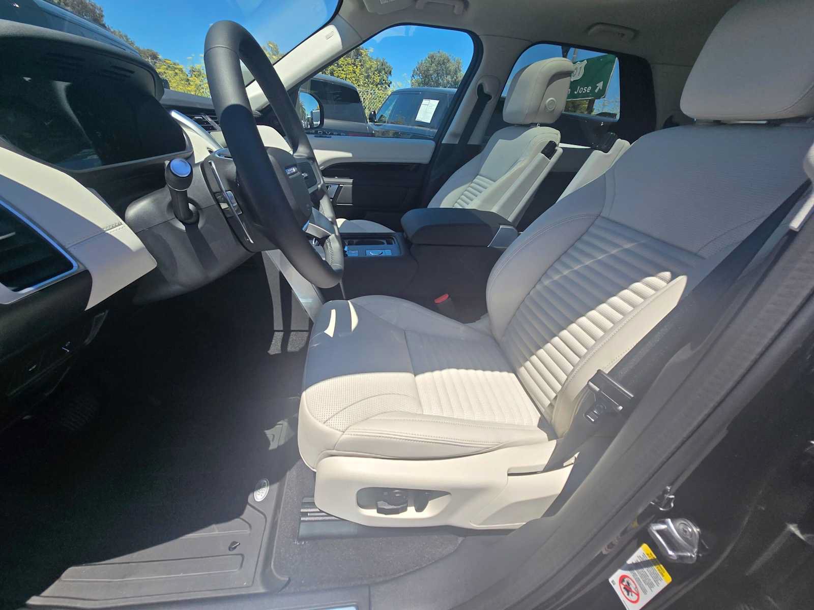New 2026 Land Rover Discovery S AWD/4WD image 23
