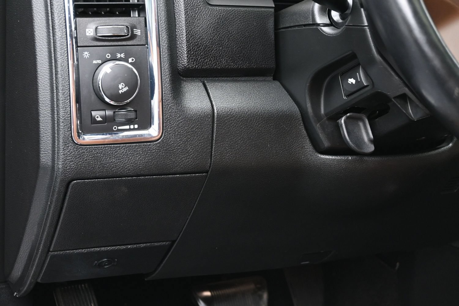 Used 2015 RAM 2500 Longhorn w/ Convenience Group AWD/4WD image 23